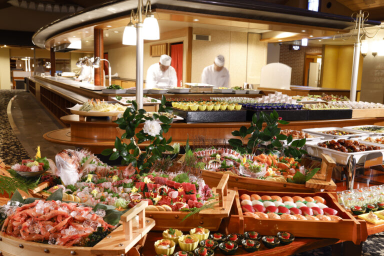 ≪本館ご宿泊≫【本館リニューアル記念】オンリーワンの宿 加賀百万石を味わう プレミアム和洋ビュッフェ■飲み放題付き